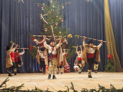 КОЛЕДНА СВЕТЛИНА  9